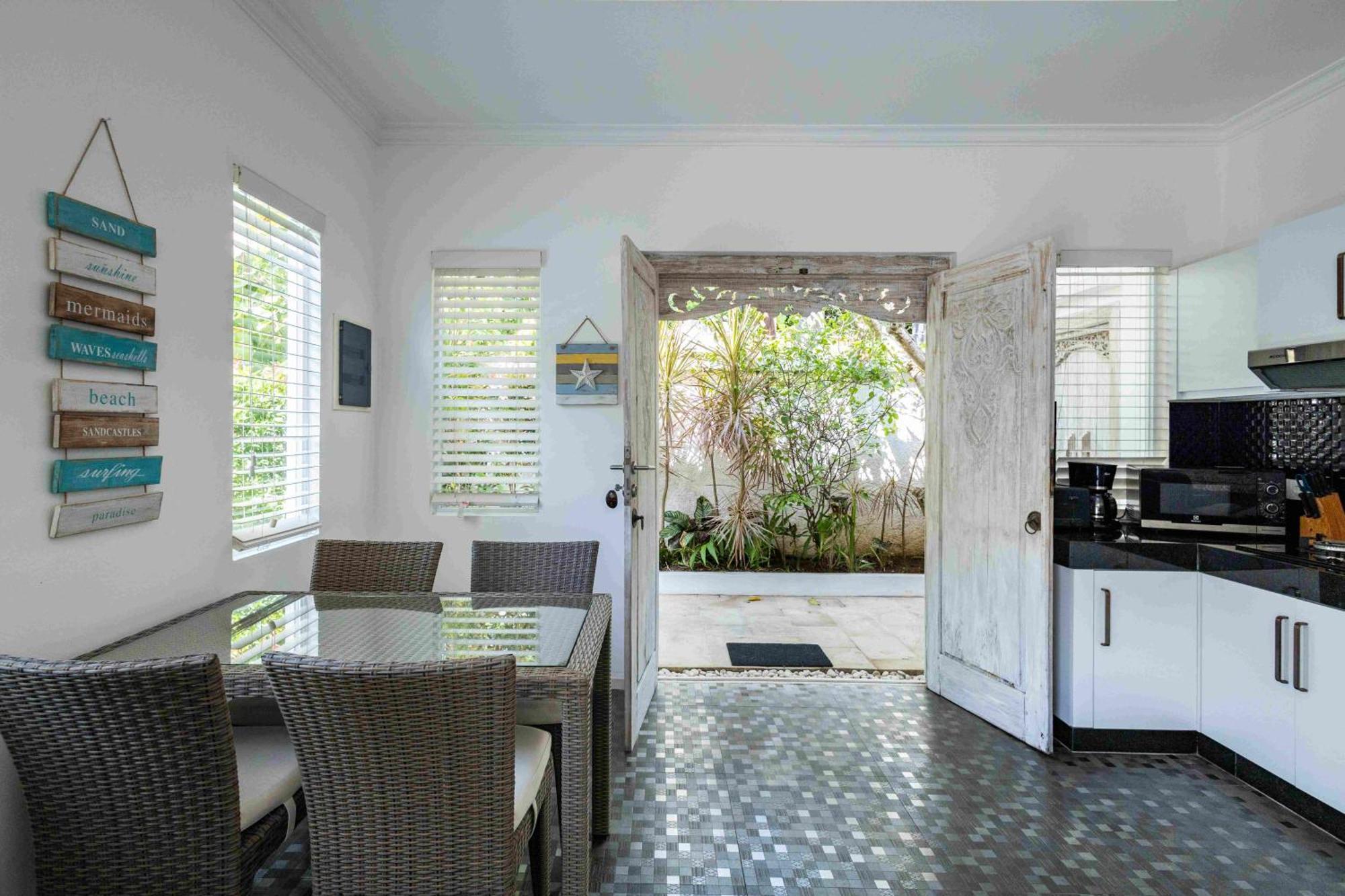 Charming, Villa Sofie - Central Sanur With Refreshing Pool Dış mekan fotoğraf